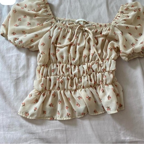 Cream floral shirt - Picture 2 of 2